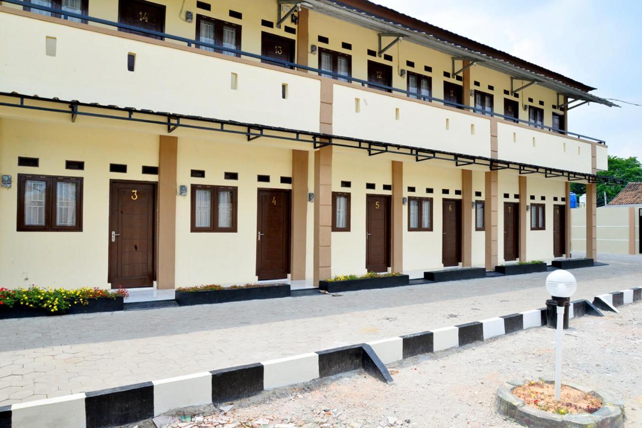 Haura Syariah Home Stay Бандар-Лампунг Экстерьер фото